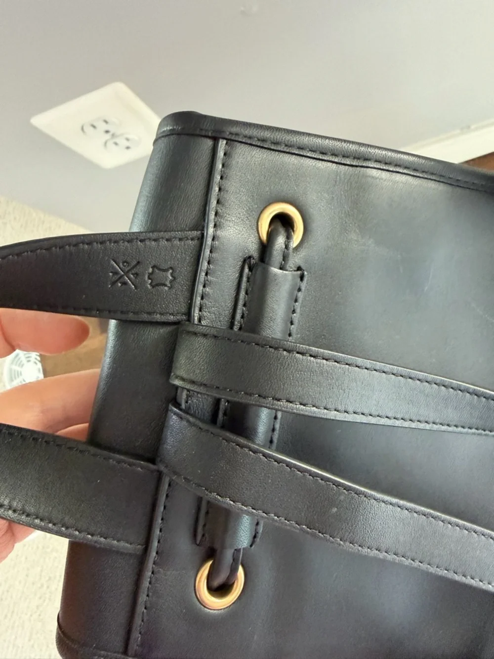 Coach Originals Turnlock Backpack Black Leather Gold Hardware - Picture 3 of 8